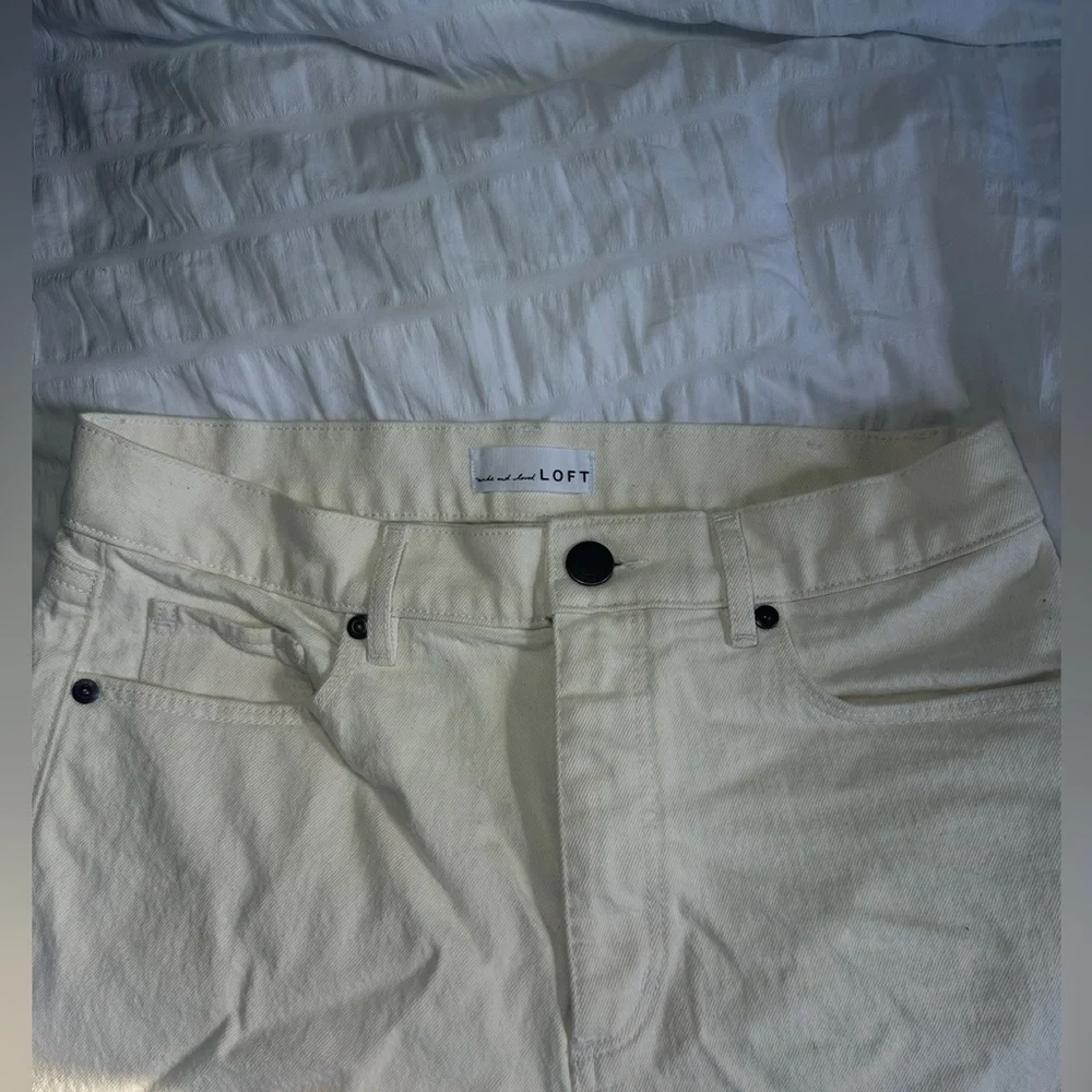 Loft High Rise Relaxed Straight Jeans with Raw Hem in Popcorn - 28x29 - Picture 7 of 12